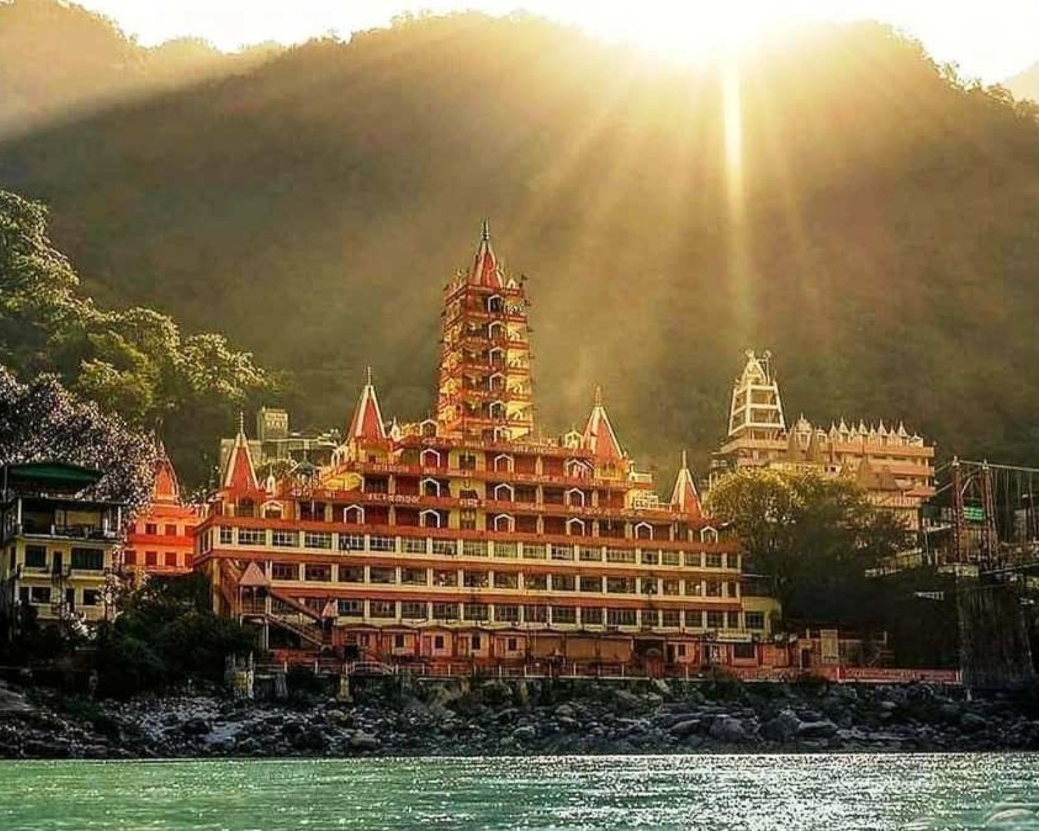 Exploreyoga-Spiritualplaces-trayambakeshwar temple rishikesh-1