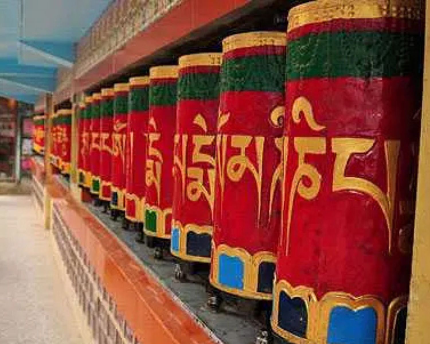 exploreyoga-spiritual-tsuglagkhang-dharmashala-2