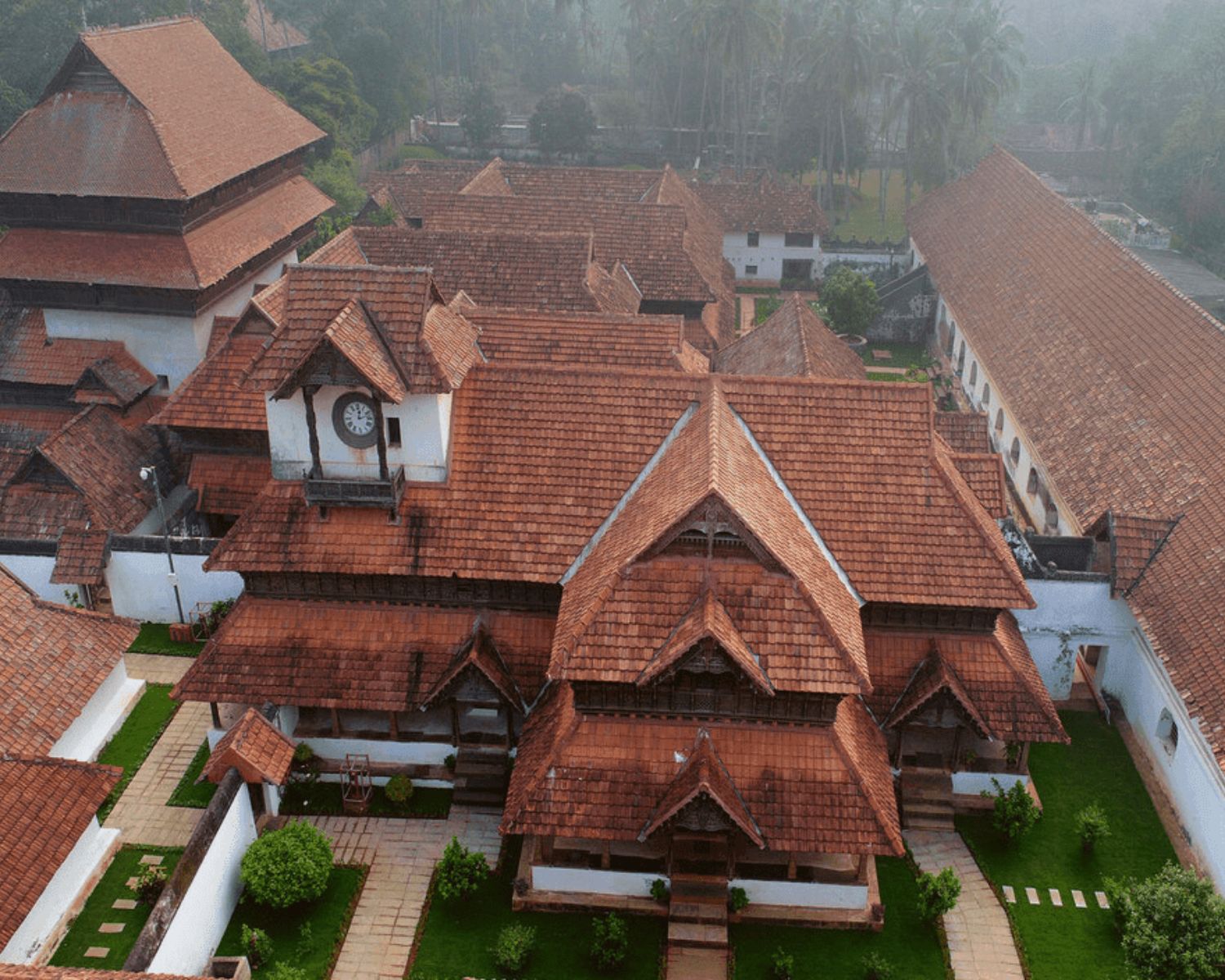Exploreyoga-Experience-padmanabhapurampalace-3