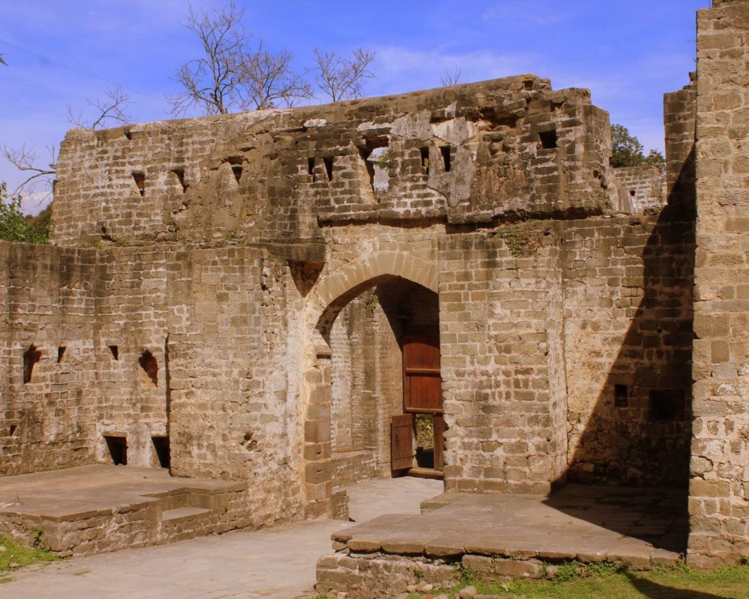 explore-experience-kangrafort-2