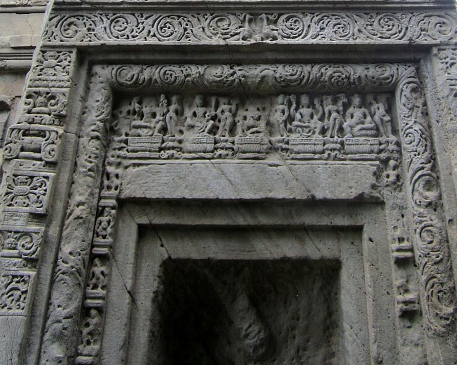 exploreyoga-experience-masroorrockcut-3
