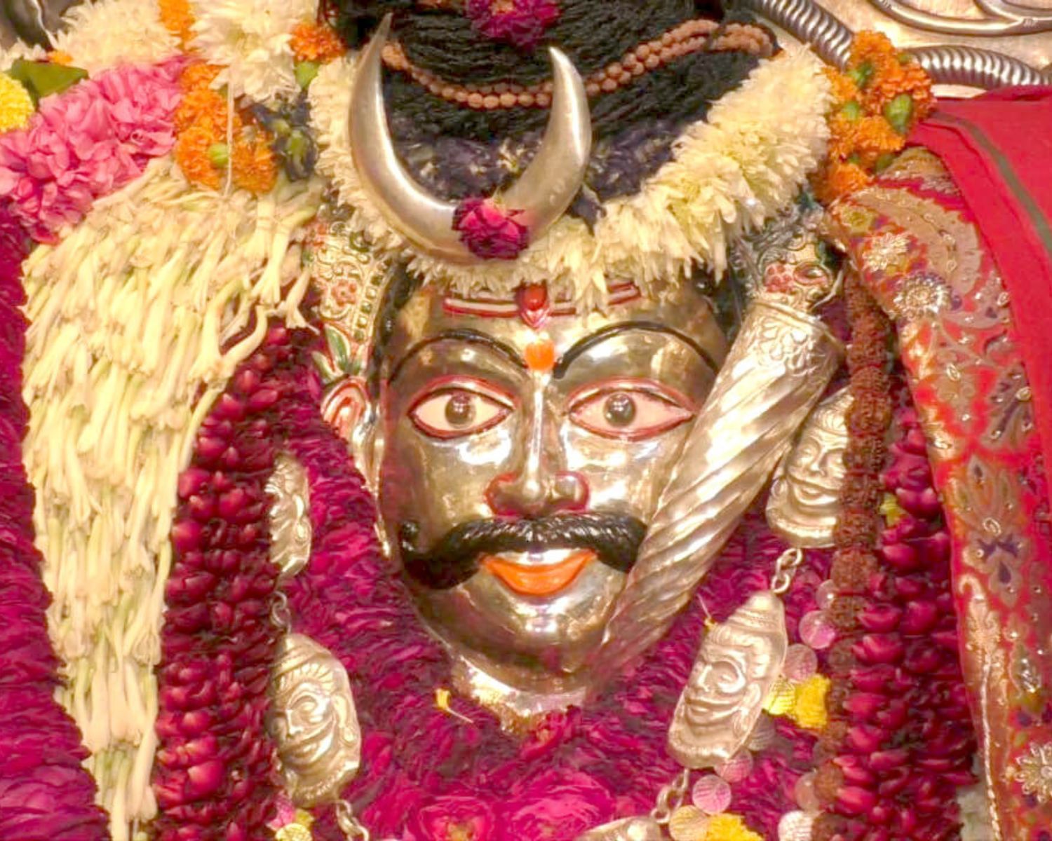 exploreyoga-spiritual-kaalbairav-varanasi-3